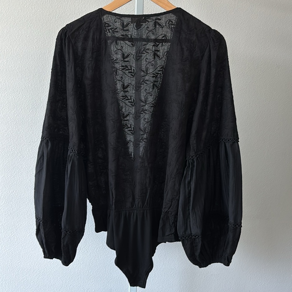 POL Bodysuit M Plunge V Pearl Bishop Smock Lace Trim Dark Fairy Whimsigoth Boho - Picture 3 of 14